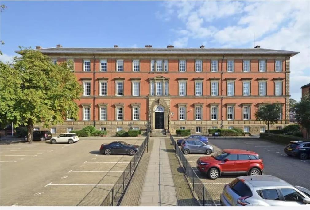 County House Escape - Courtyard & Free Parking * York