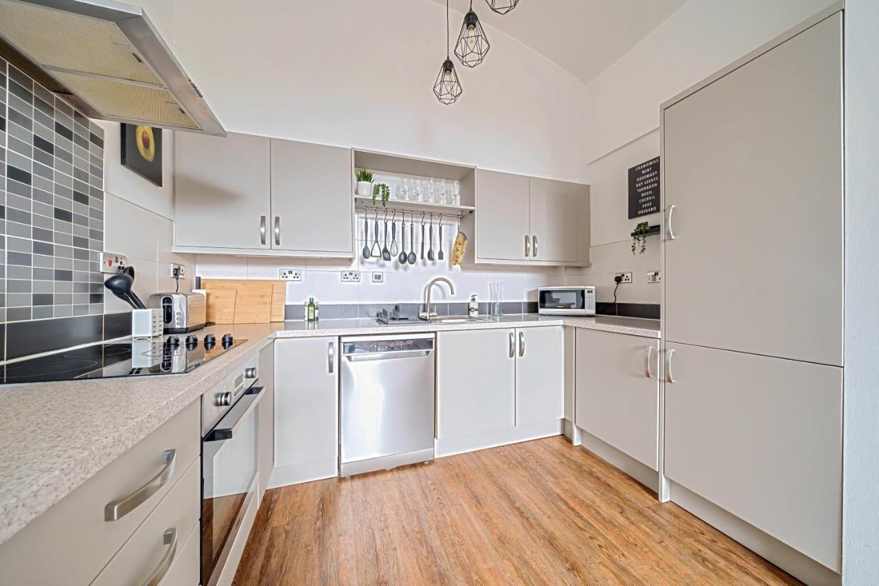 County House Escape - Courtyard & Free Parking York