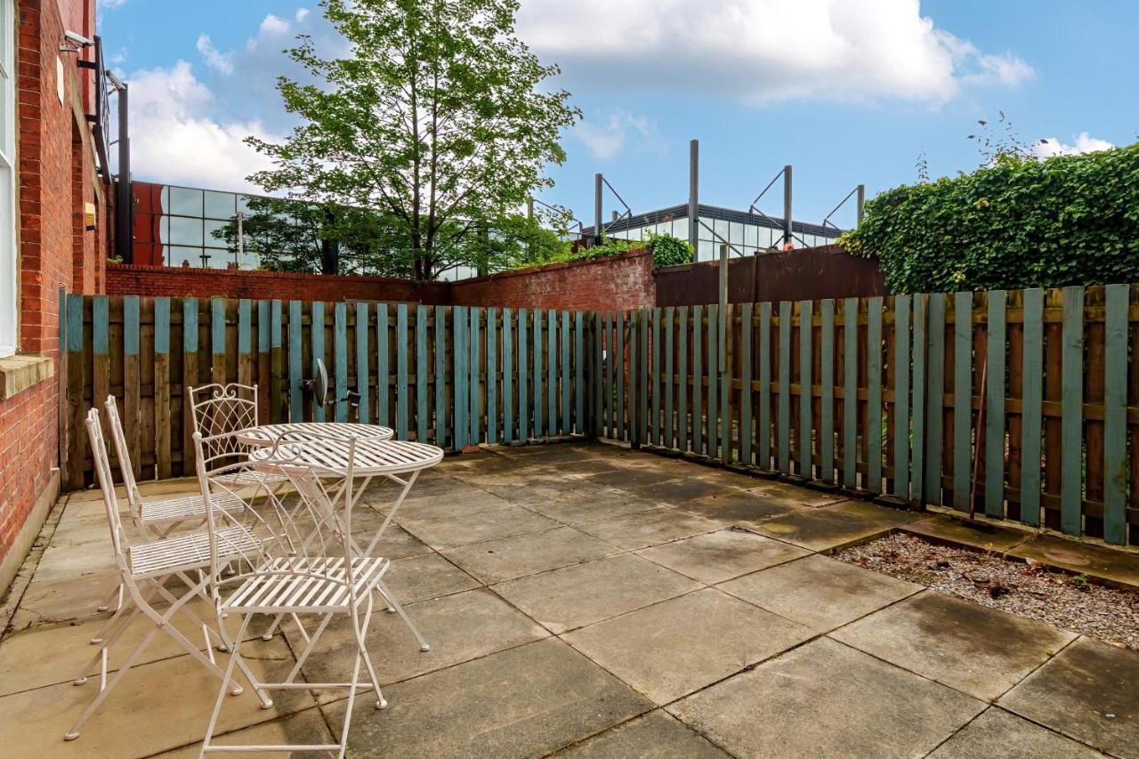 County House Escape - Courtyard & Free Parking * York